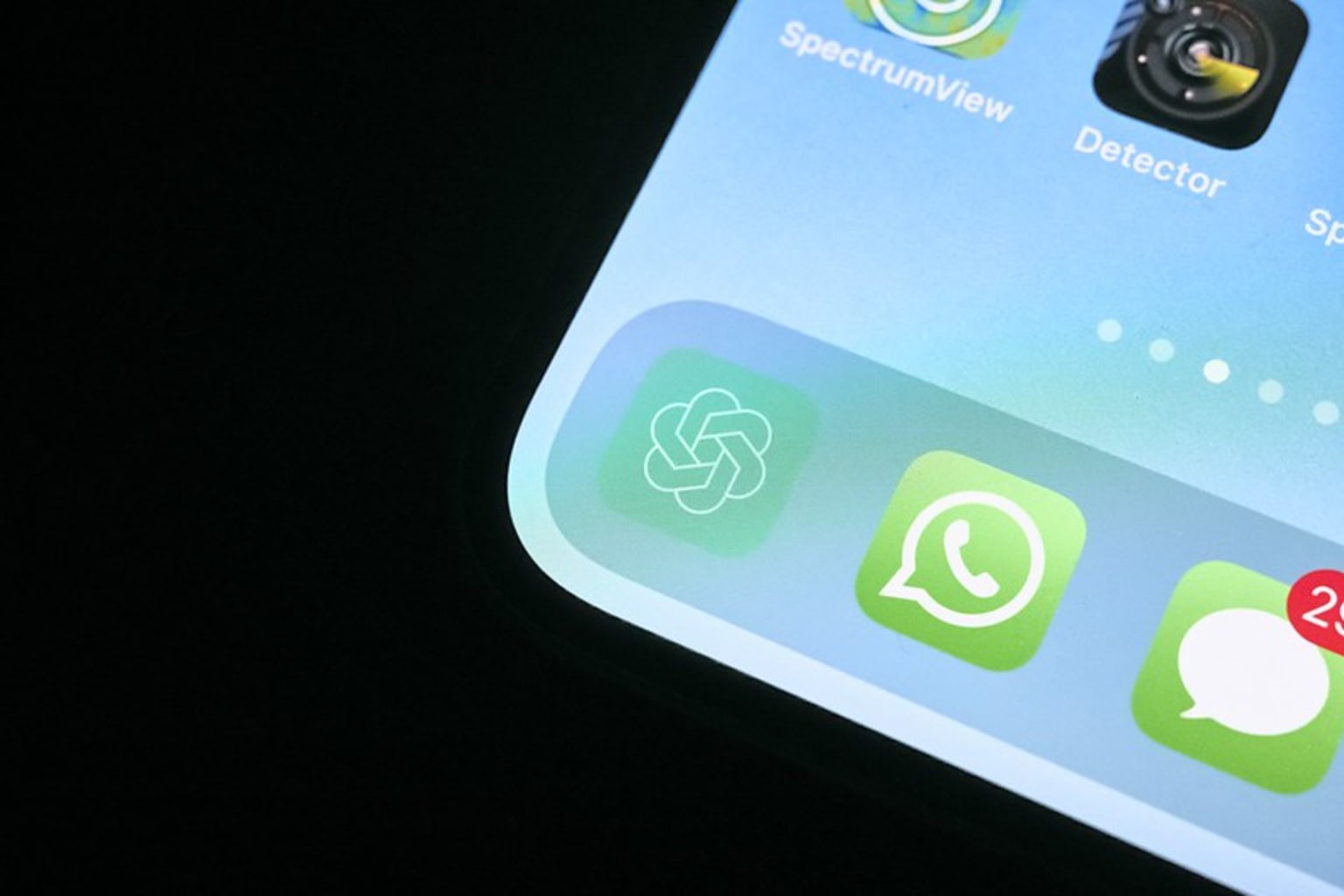 ‘Onder andere dankzij artificiële intelligentie en toepassingen als ChatGPT zal de hoeveelheid oppervlakkige informatie vermomd als journalistiek nog stevig toenemen.’