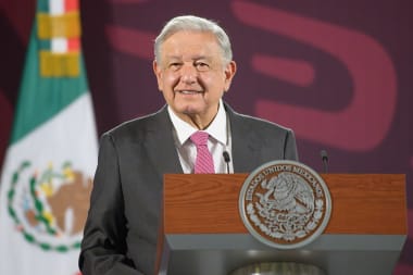 Afzwaaiende president Mexico gaat nog snel grondwet wijzigen
