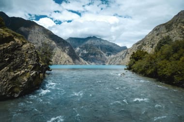 Het Himalayagebergte verandert in een begraafplaats: ‘Er is nood aan een radicale verschuiving in de watersector’