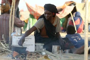 Hulporganisaties zien zorgwekkend weinig vluchtelingen ontsnappen aan geweld in El Fasher