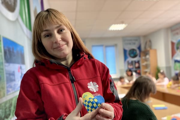 Een jaar na de Russische invasie draait de Oekraïense hulpmachine op volle toeren