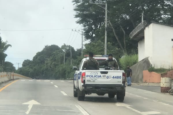 Moordcijfer El Salvador drastisch gedaald: commissie vraagt stopzetting noodtoestand