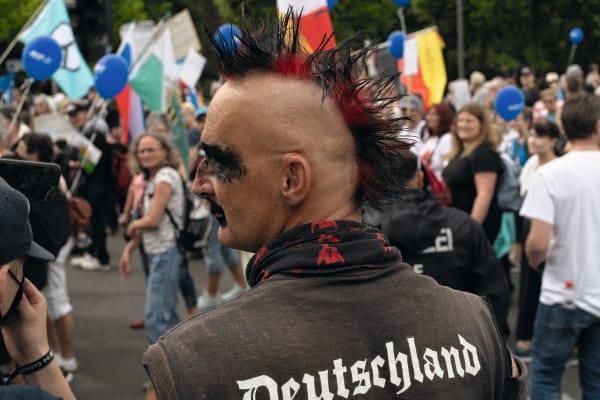 Zijn vredesprotesten in Centraal-Europa echt zo vreedzaam?