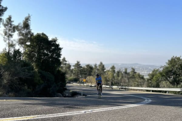 Fietsen door Israëlische natuurparken, waar bossen de ruïnes van Palestijnse dorpen bedekken