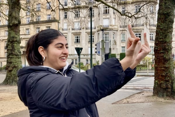 Dit Syrisch-Belgisch tienermeisje is even oud als de oorlog in Syrië, ze droomt van vrijheid voor iedereen