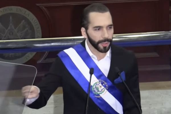 ‘Met de nieuwe anti-ngo-wet glijdt El Salvador verder af naar een autocratie’