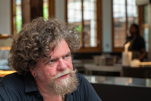 Jeroen Olyslaegers: ‘Elke mens is een mirakel’