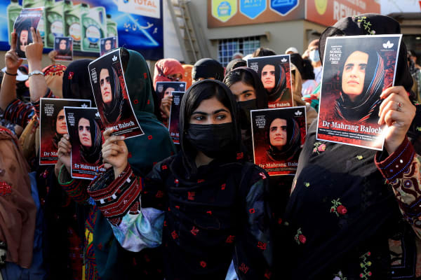 Protestleidster Mahrang Baloch kwijnt weg in een Pakistaanse cel omdat ze opkwam voor haar volk