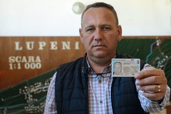 How Viktor Orbán is annexing the Hungarian minority in Romania