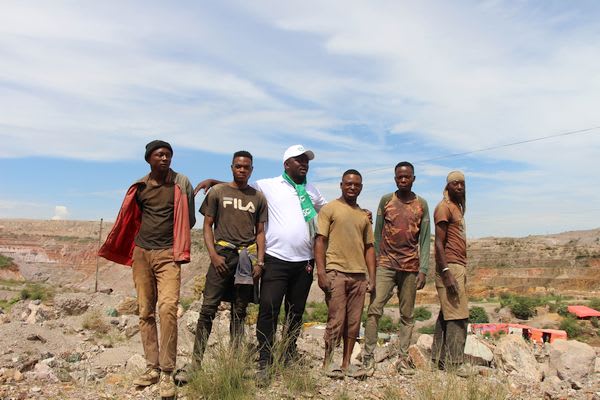 ‘Achter de groene transitie schuilt een schrijnende realiteit’