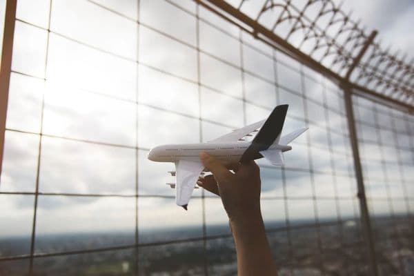 ‘Onder het mom van de wereld zien, maken we de aarde nog meer kapot’