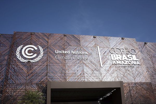 Coalitie van 80 landen zet de hakken in het zand op klimaattop: ‘Laat fossiele brandstoffen los’