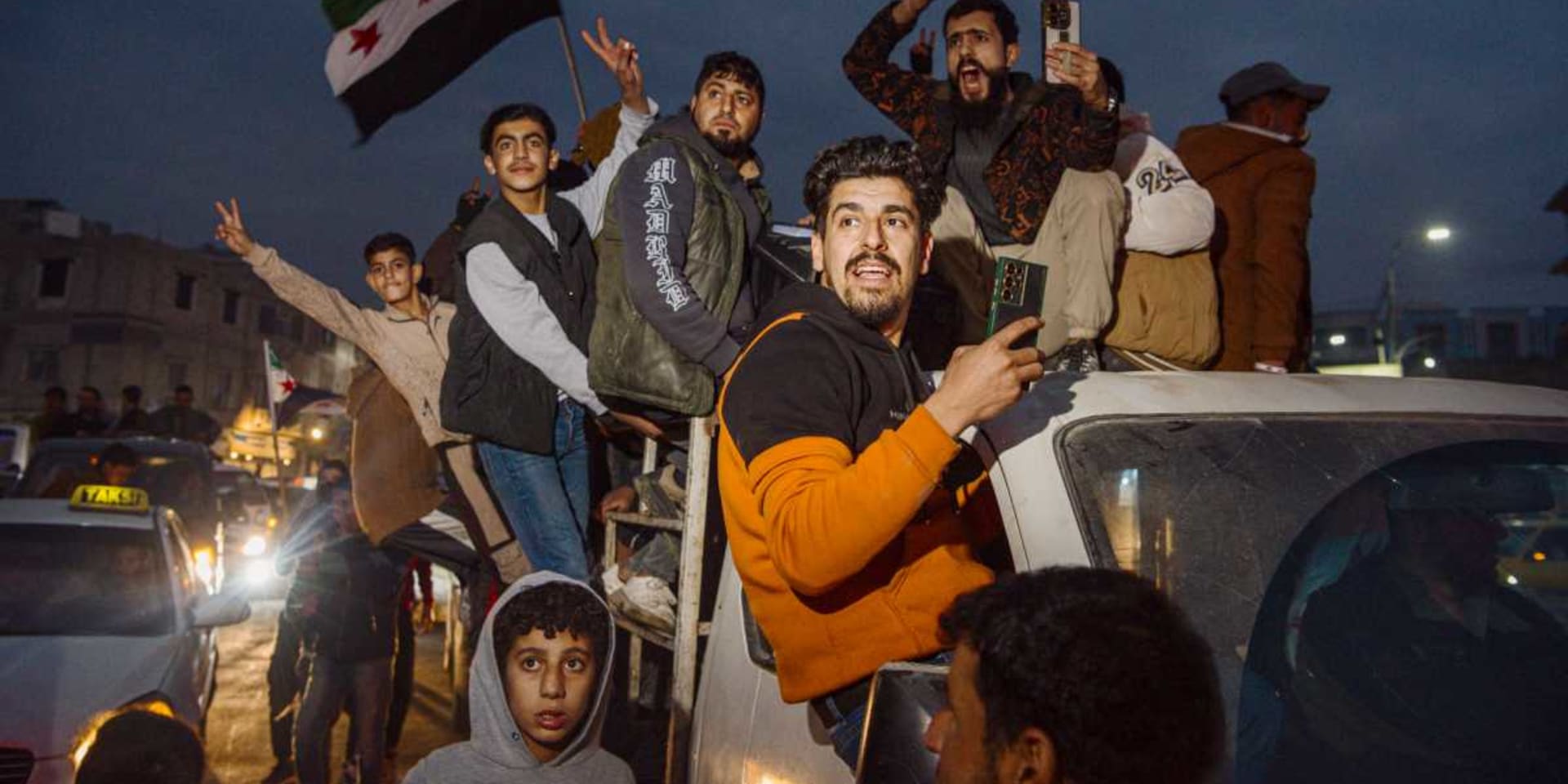 The SDF announced that they will also adopt the new Syrian flag. A wave of joy swept through the city, with many people spontaneously gathering to celebrate.