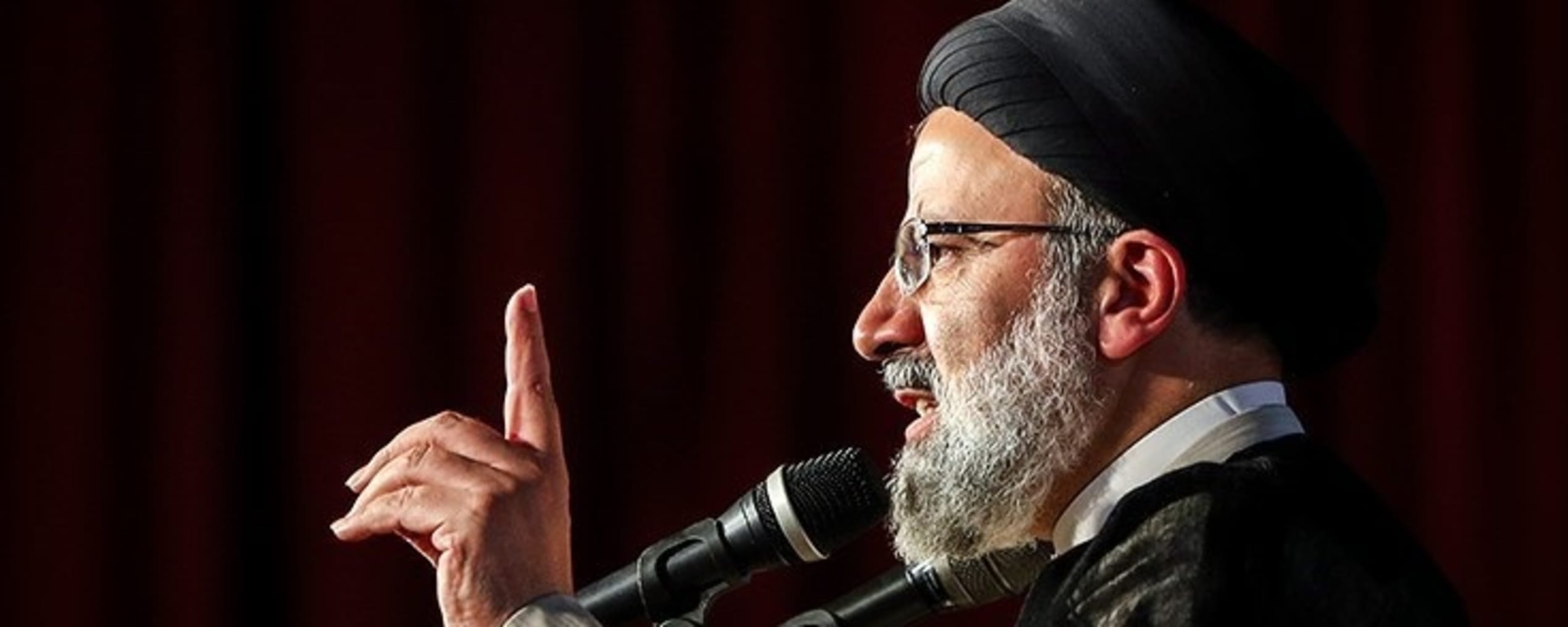 portretfoto van de Iraanse president Ebrahim Raisi