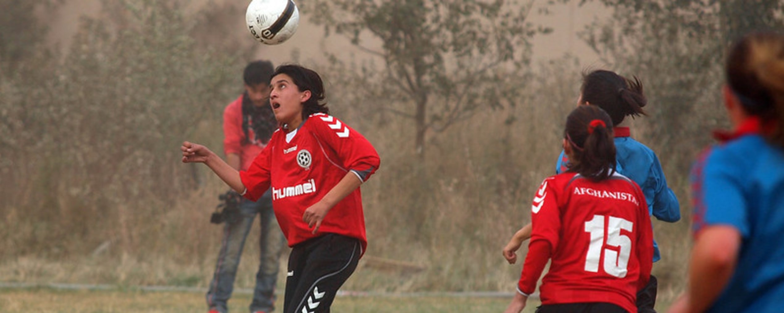 Een wedstrijd van de Afghaanse nationale vrouwenvoetbalploeg in 2010.