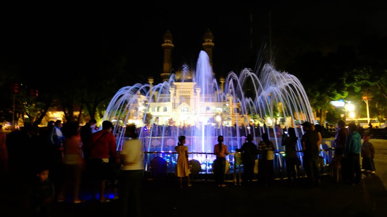 Travel Surabaya malang turun alun alun malang