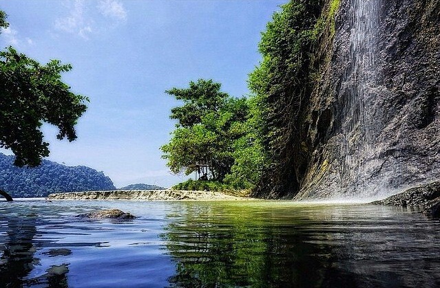 Sewa Mobil Malang ke Pantai