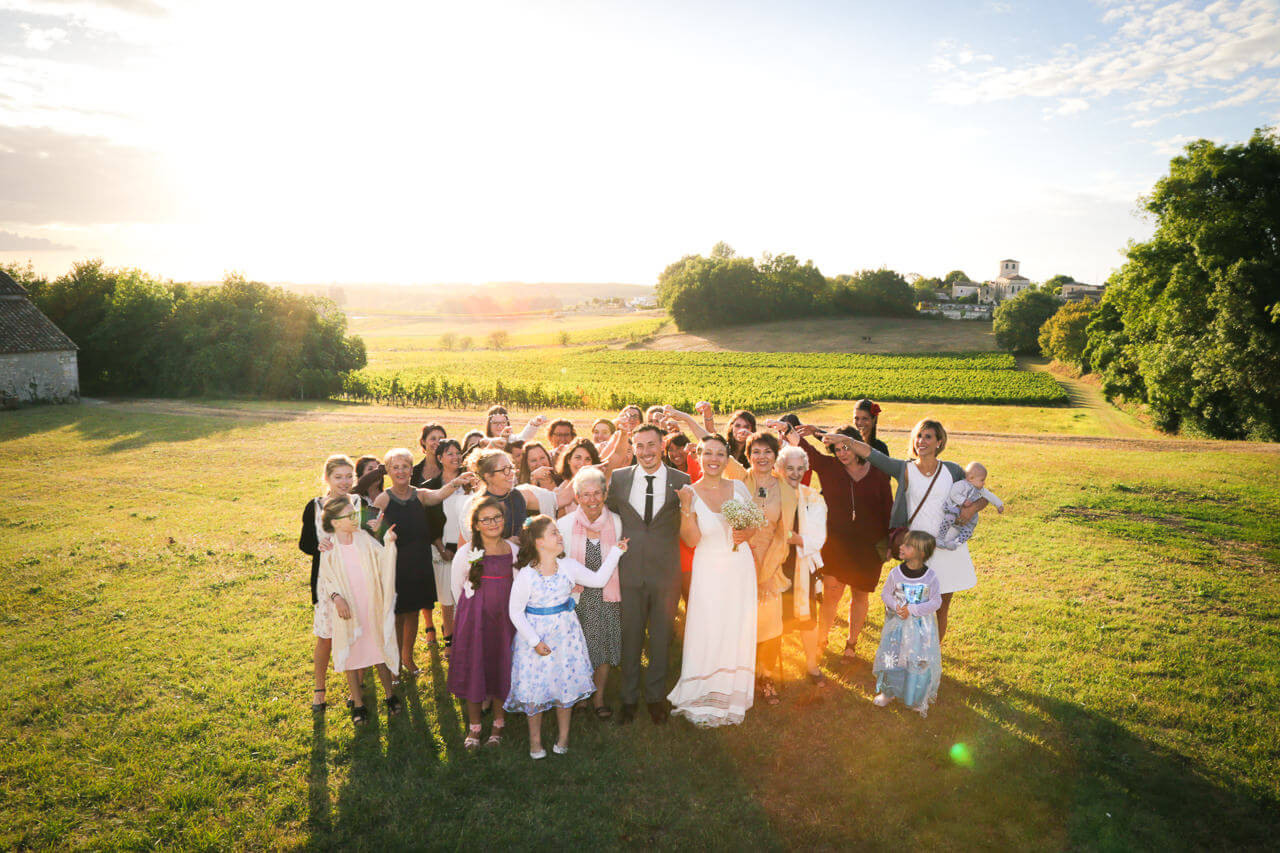 Tiffany & Samuel Photo de famille coucher de soleil sur les vignes