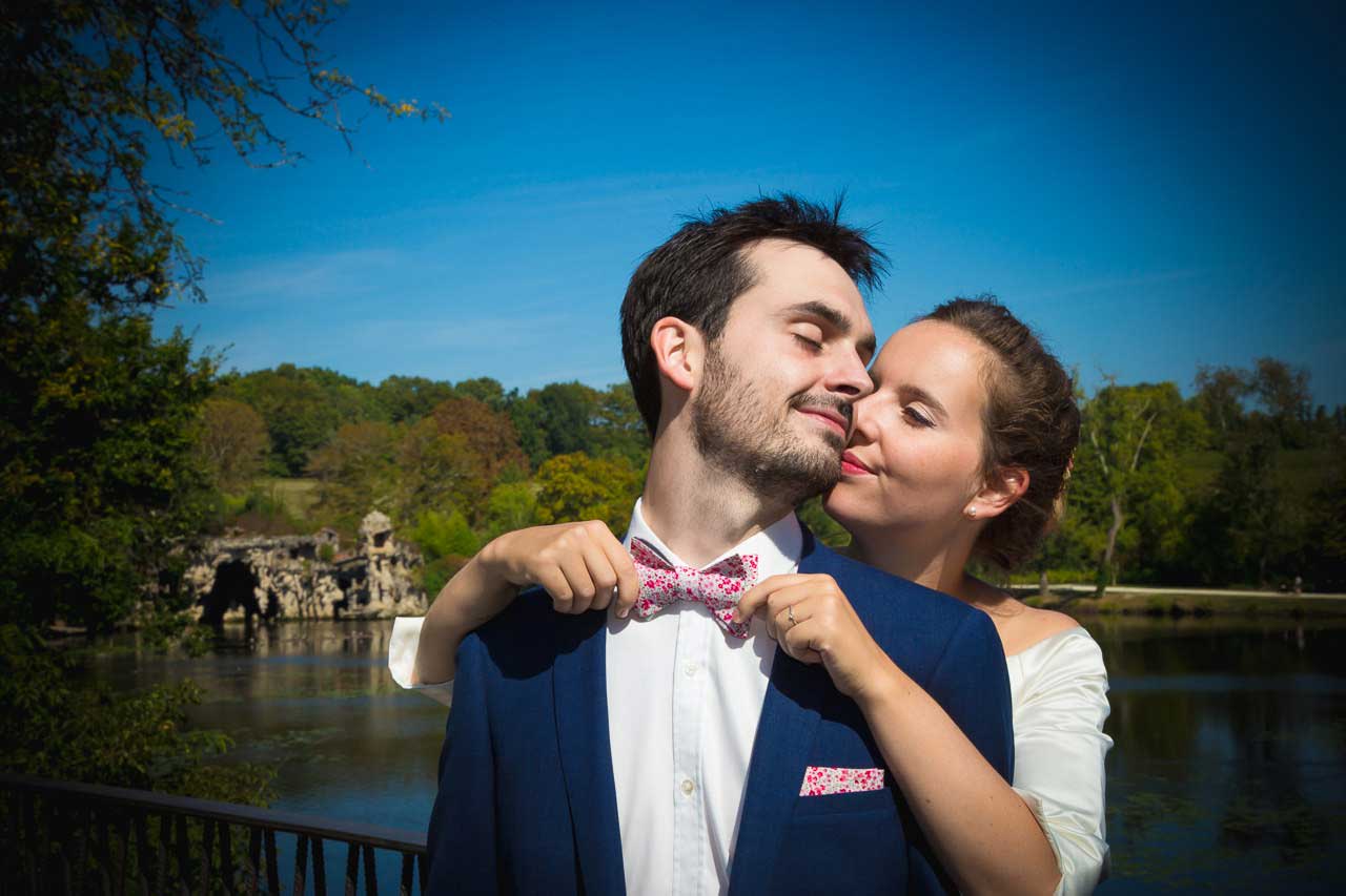 photo de couple originale neuf pape une vision ver l'avenir dans le Parc de Majolan parc de blanquefort Photographe de mariage Bordeaux gironde CB - Claire & Alexis