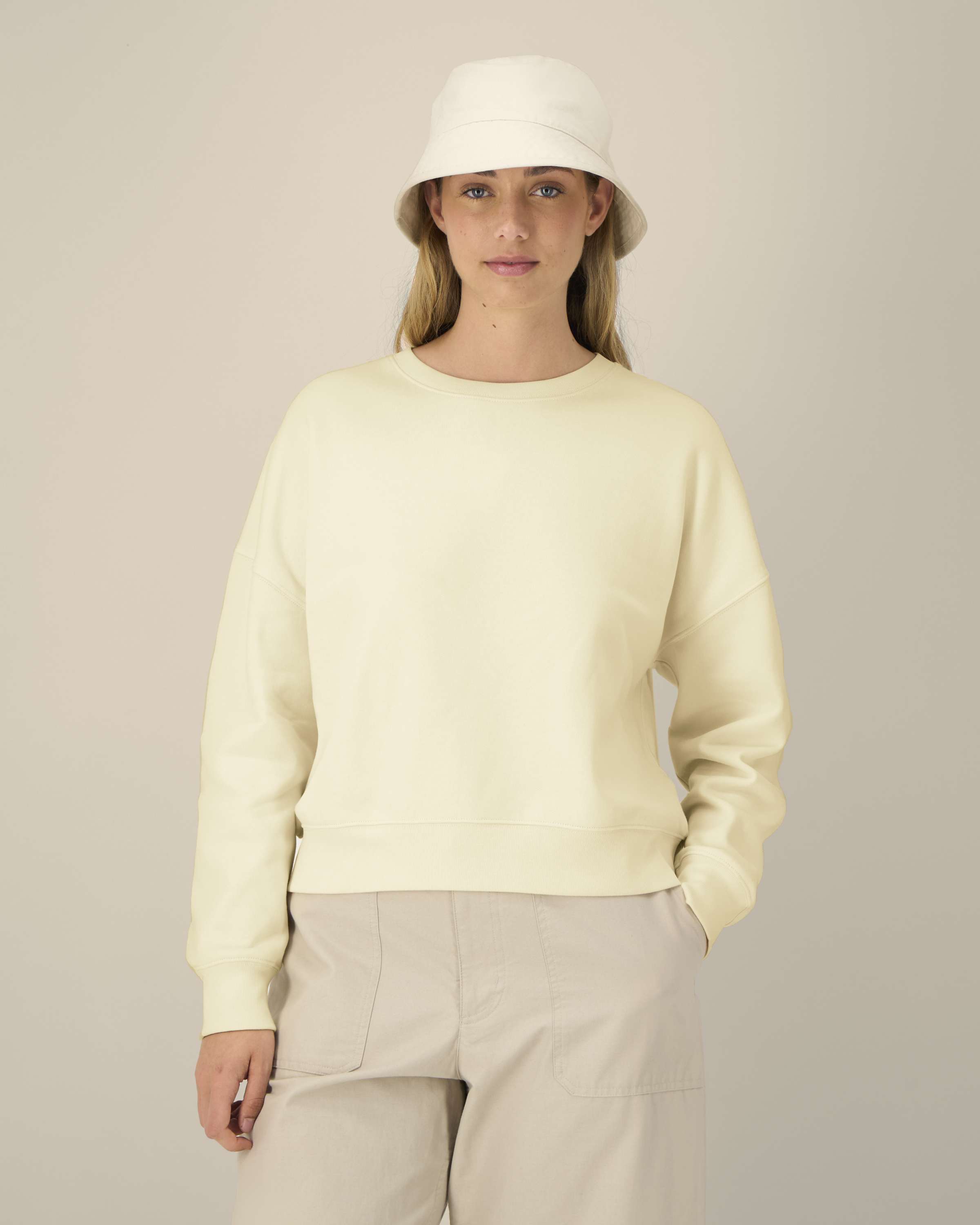 Бродирани шапки