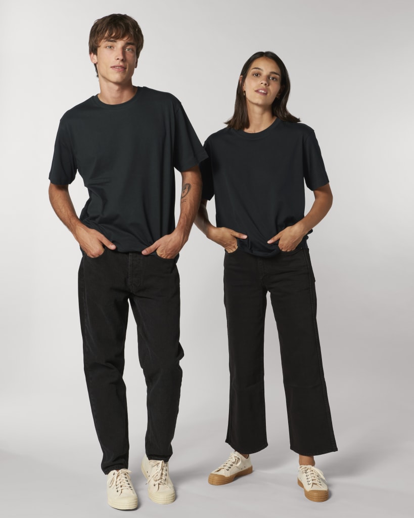 Black DFM5_STTU759_C002.jpg