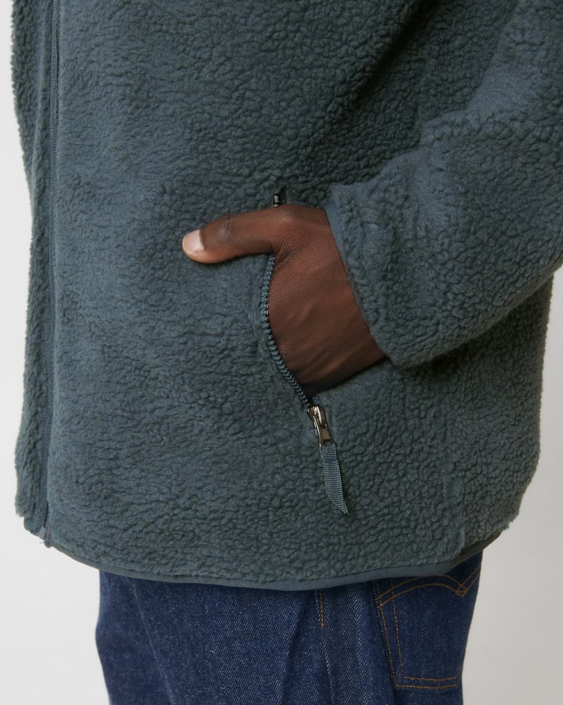Outsider SFD0_STJU883_C702.jpg