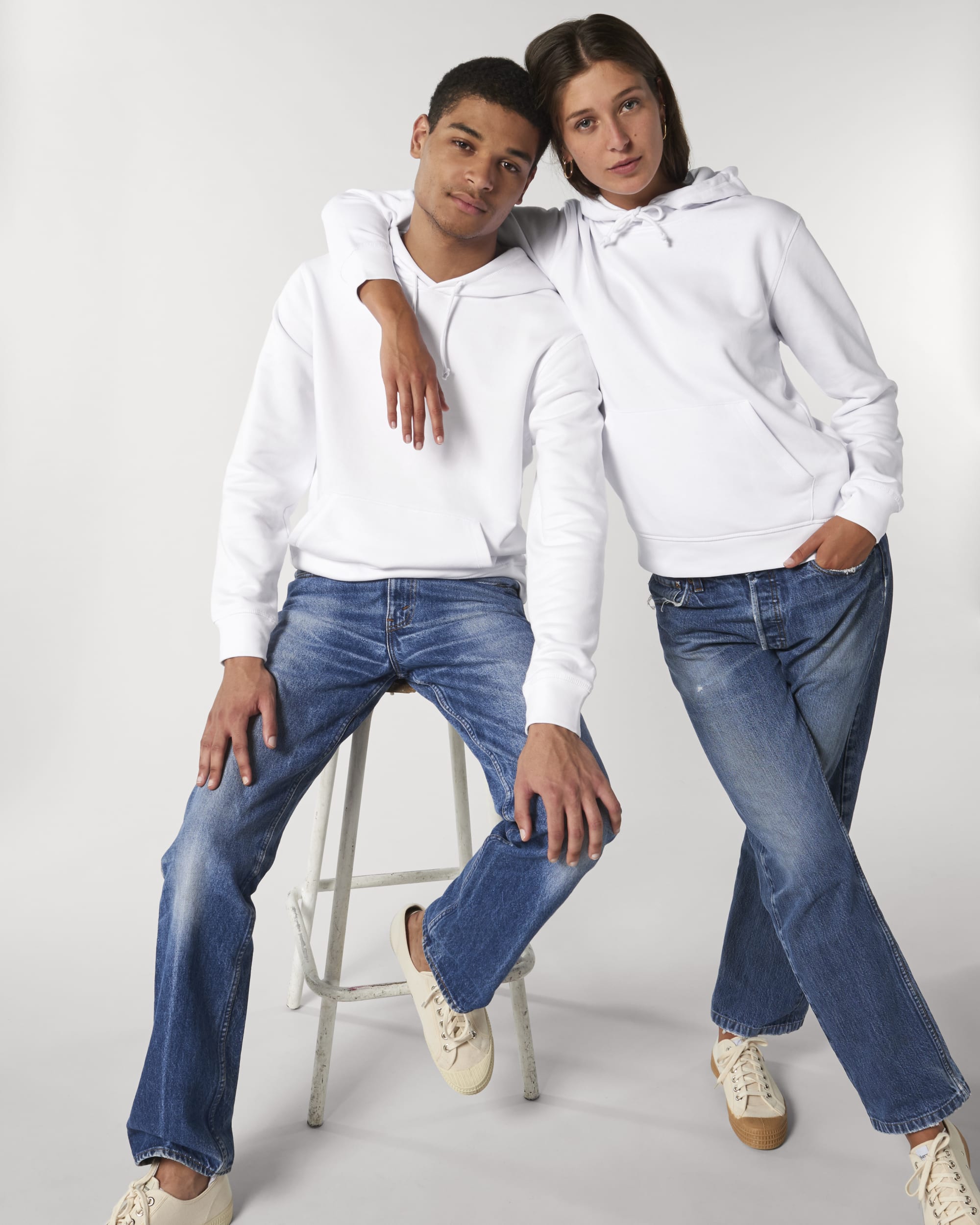 White DFM5_STSU812_C001.jpg