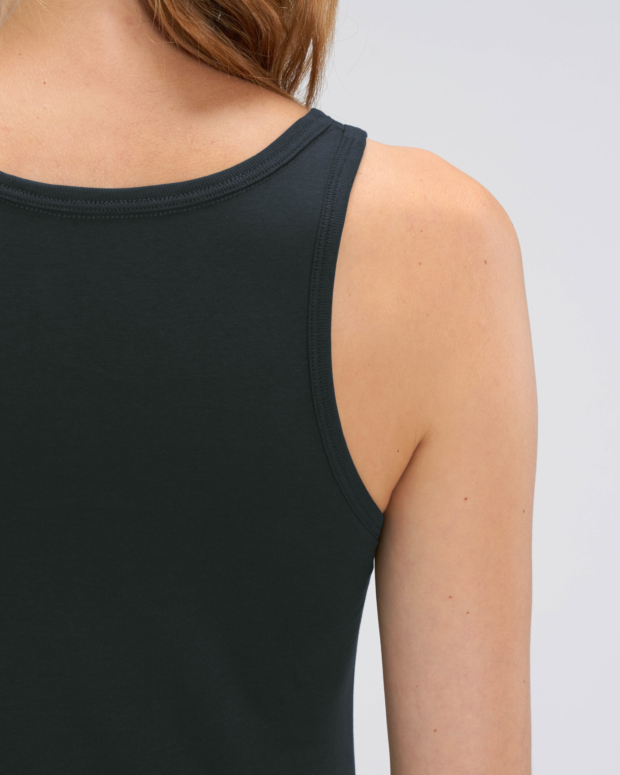 Black SBD5_STTW013_C002.jpg