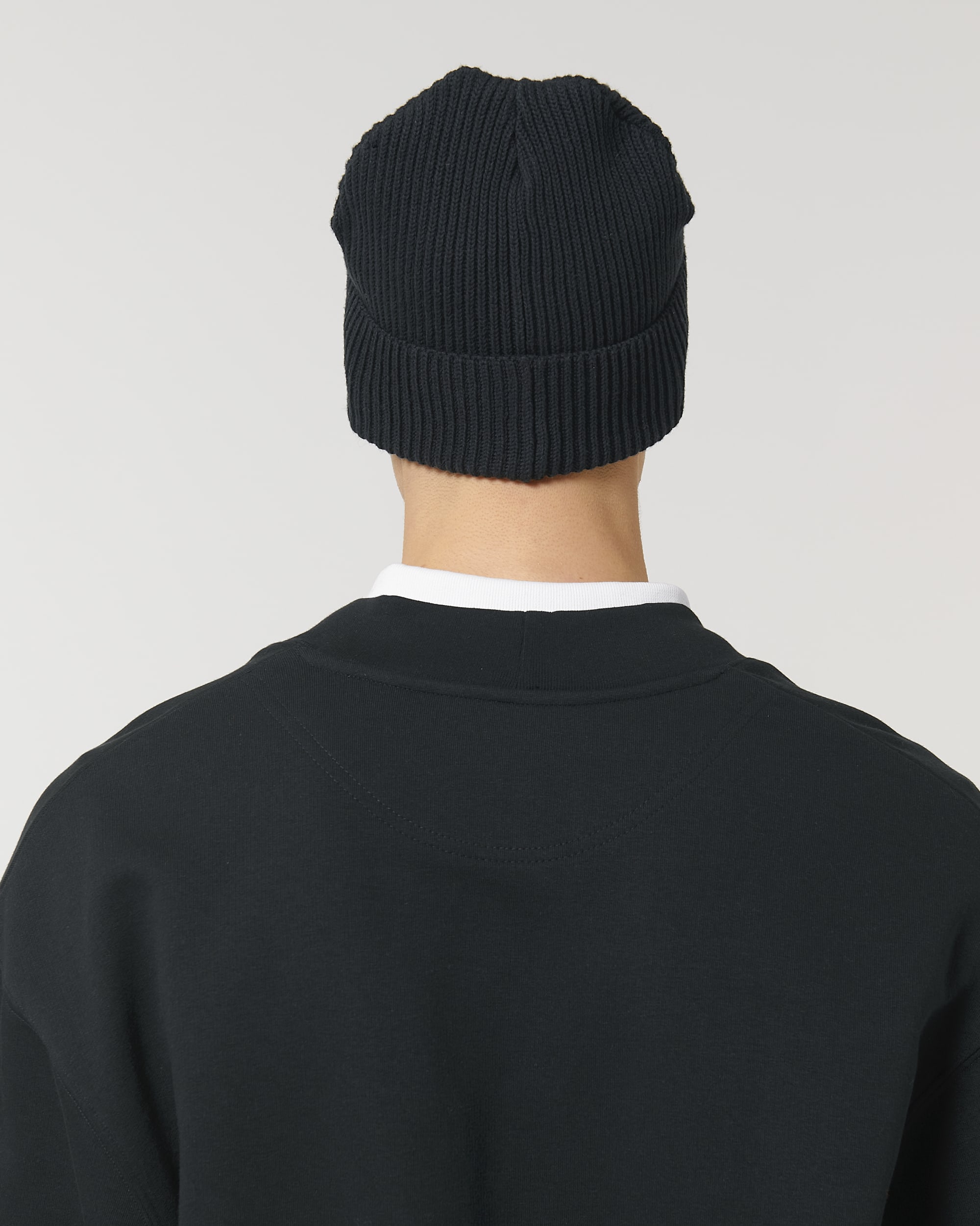 Black SBM0_STAU771_C002.jpg