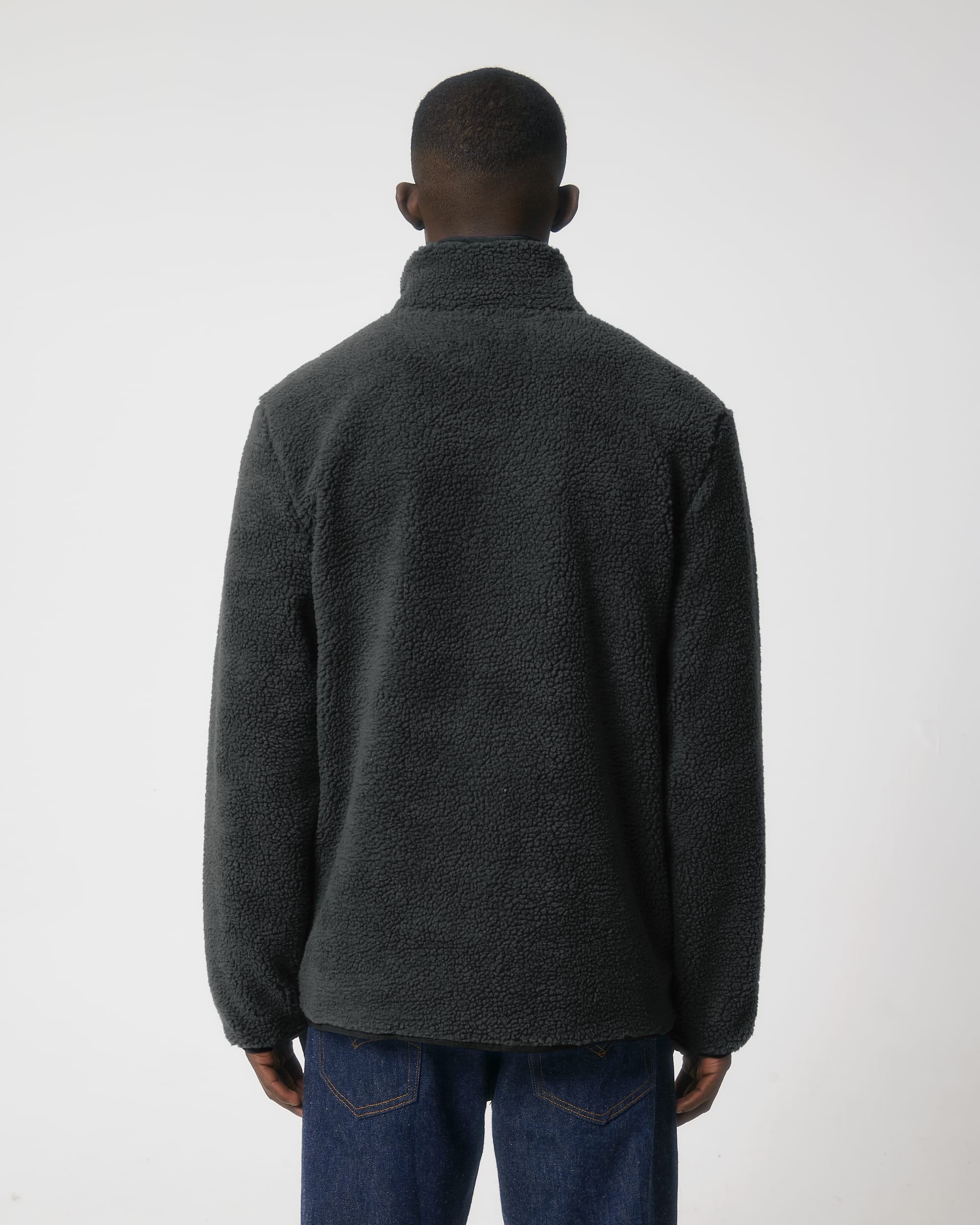 Black SBM0_STJU883_C002.jpg