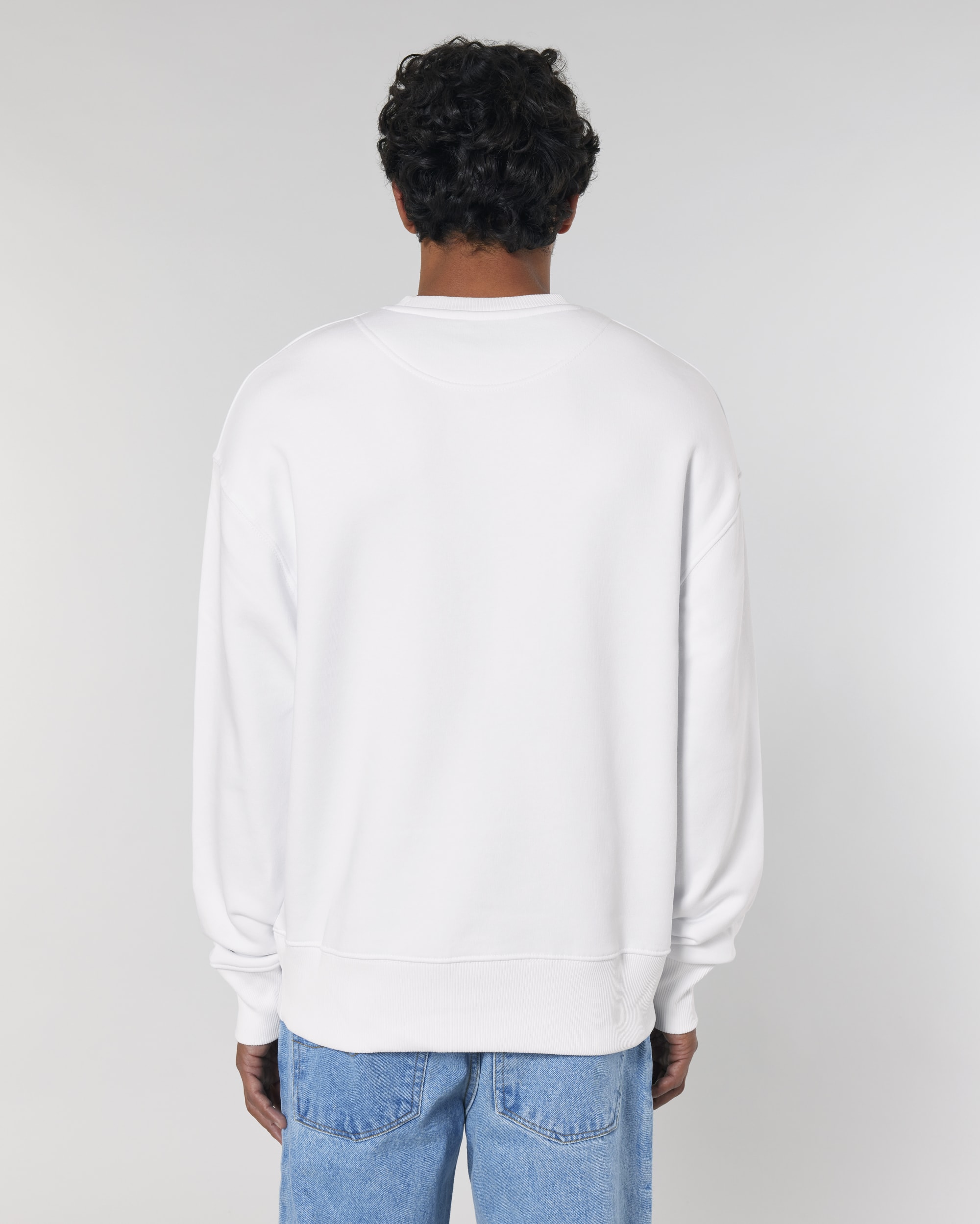 White SBM0_STSU857_C001.jpg