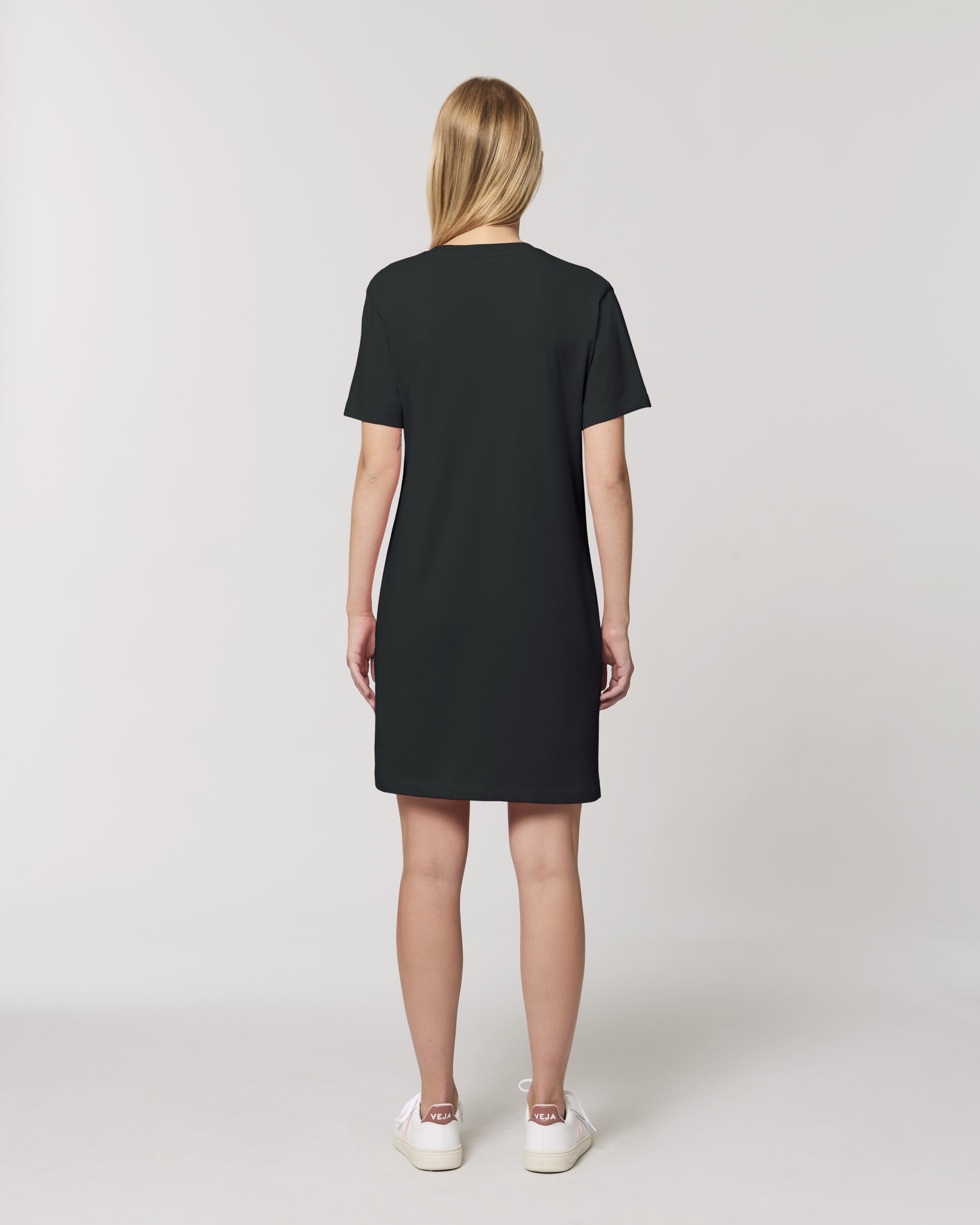 Black SBM5_STDW144_C002.jpg