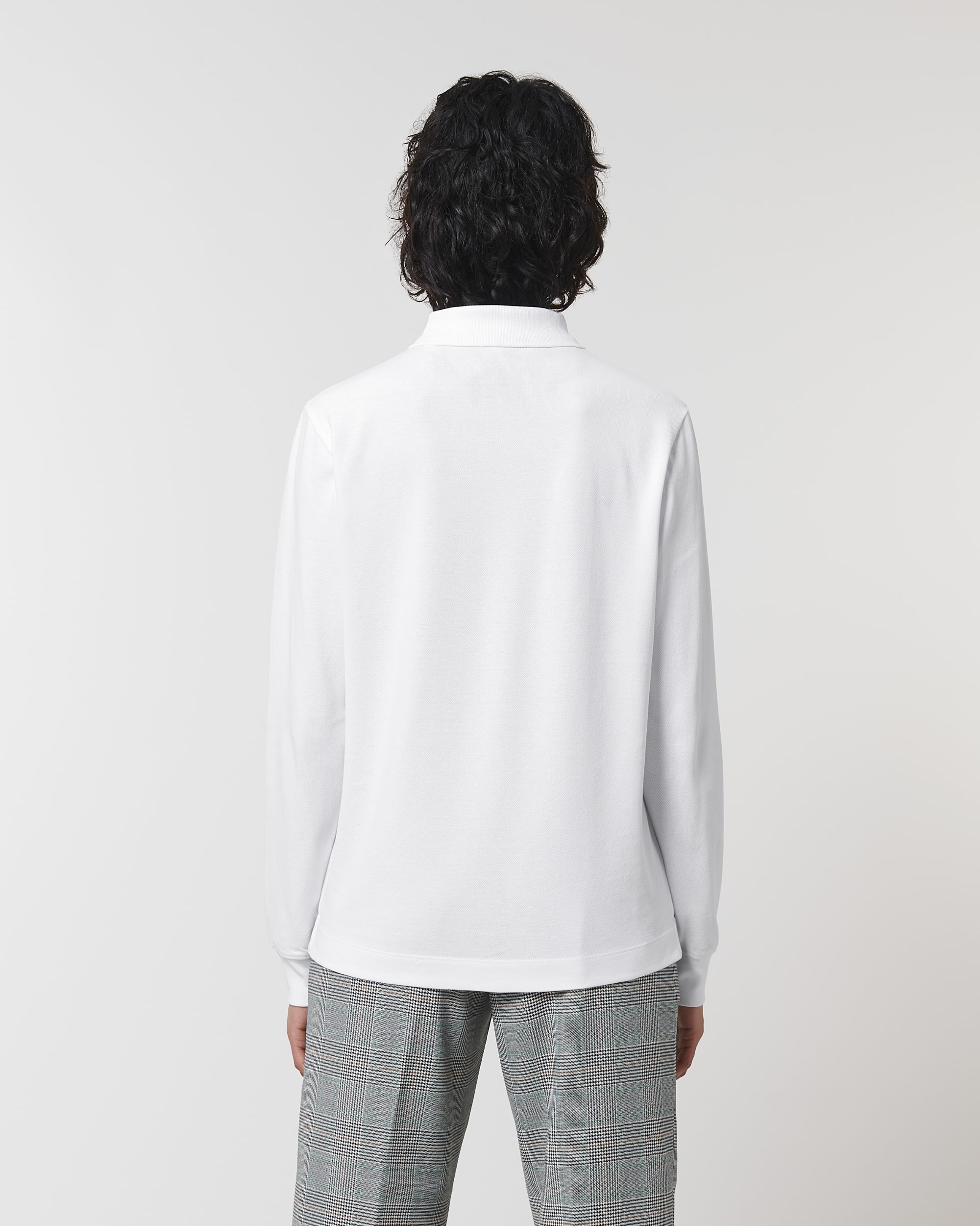 White SBM5_STPU332_C001.jpg
