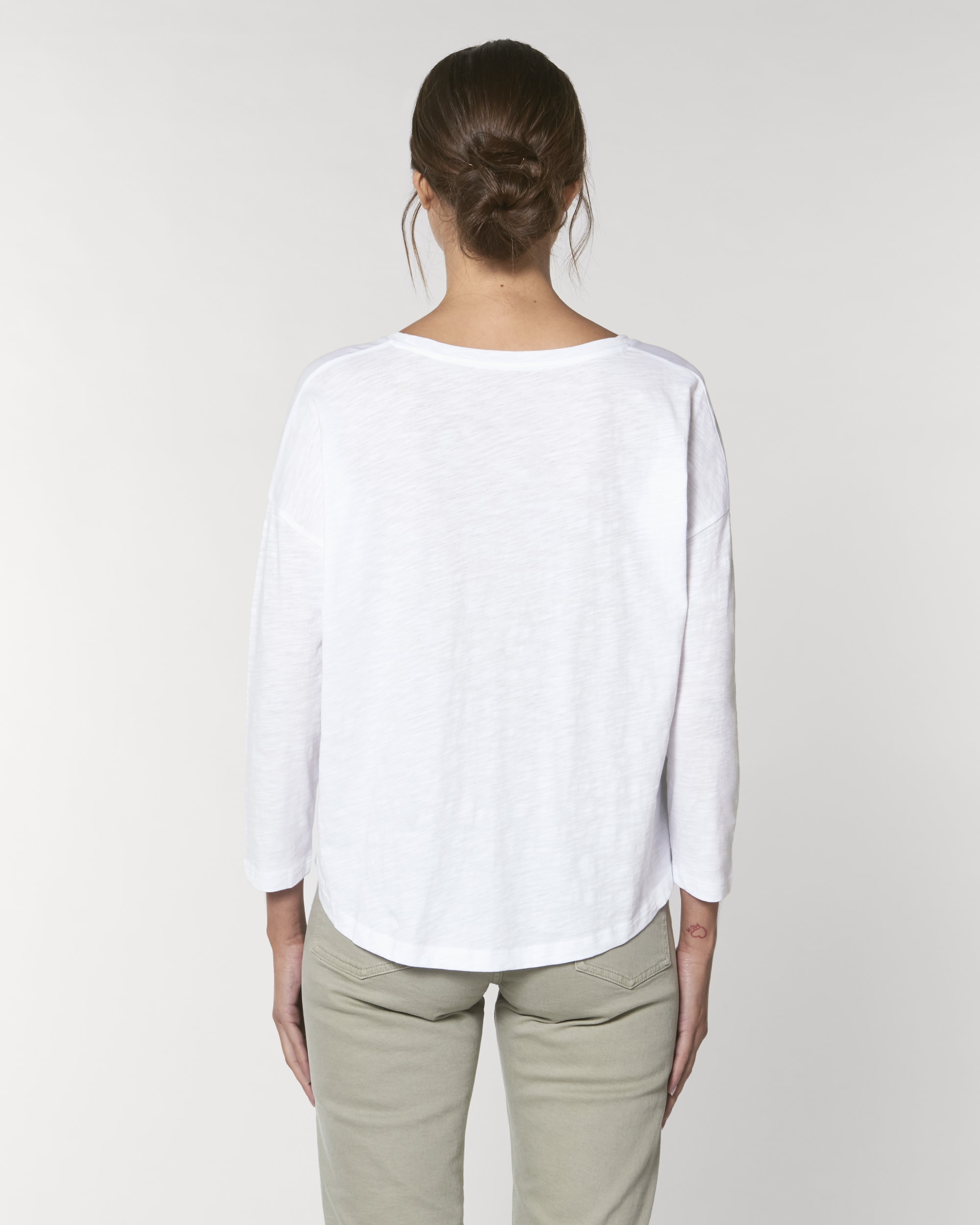 White SBM5_STTW114_C001.jpg