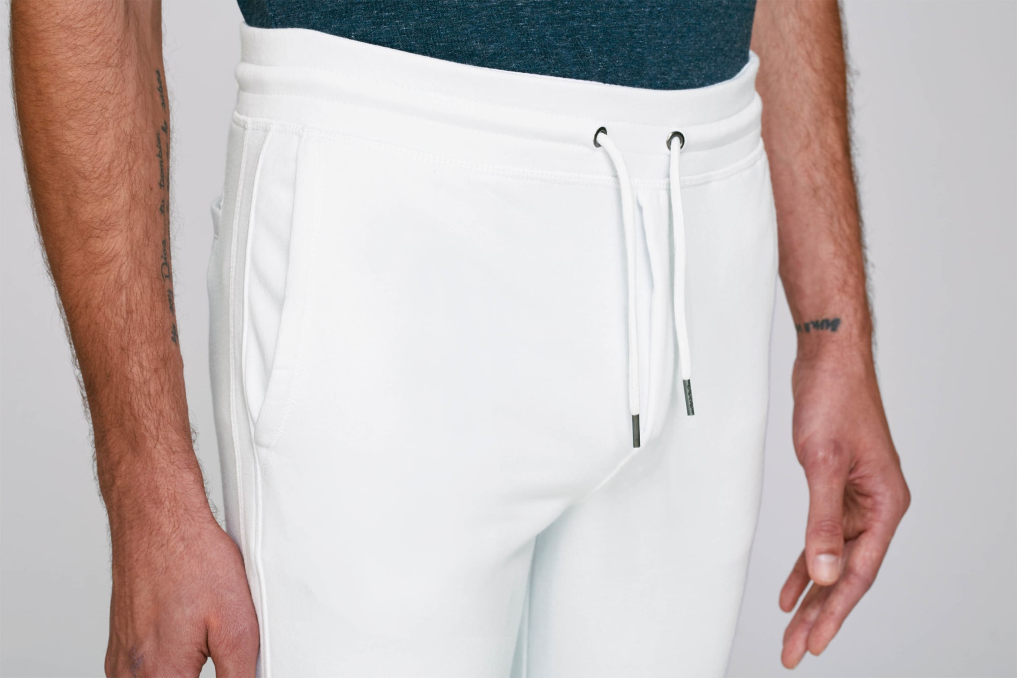 White SFD0_STBM519_C001.jpg