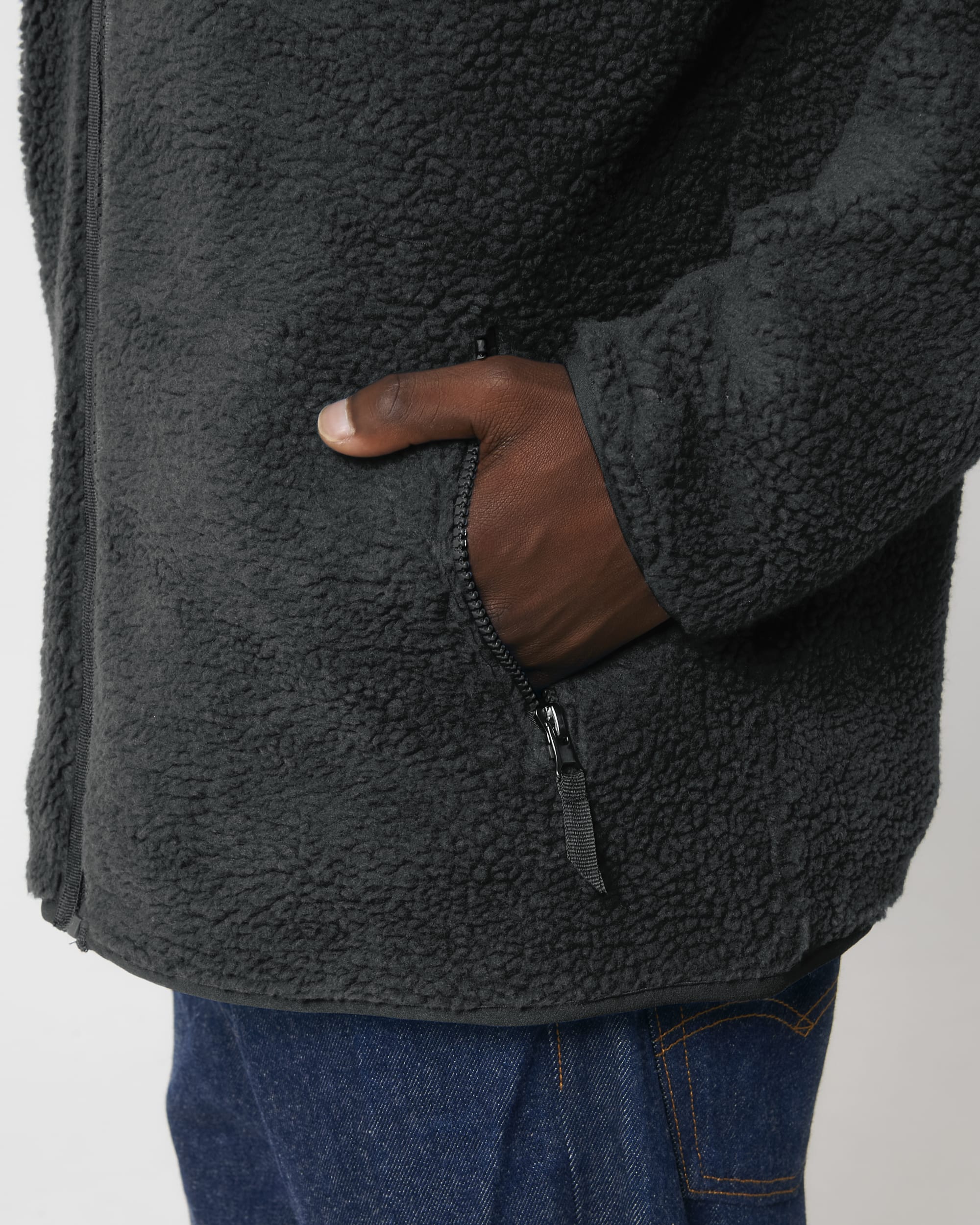 Black SFD0_STJU883_C002.jpg