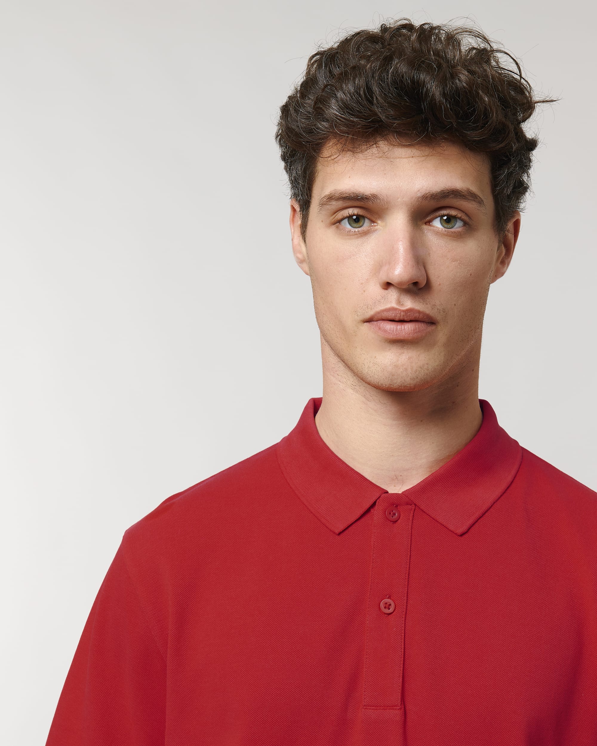 Red SFD0_STPU331_C004.jpg