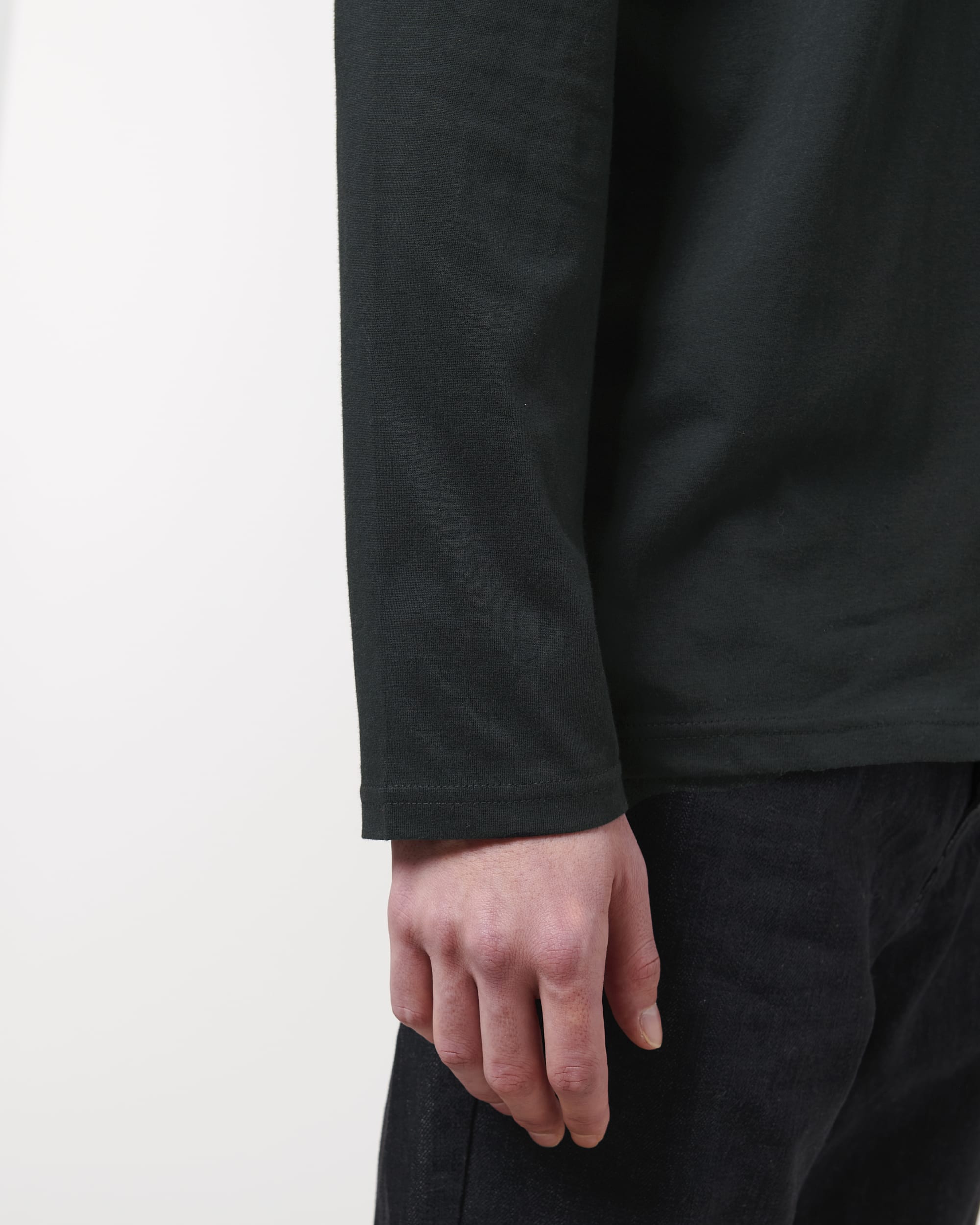 Black SFD1_STTU790_C002.jpg
