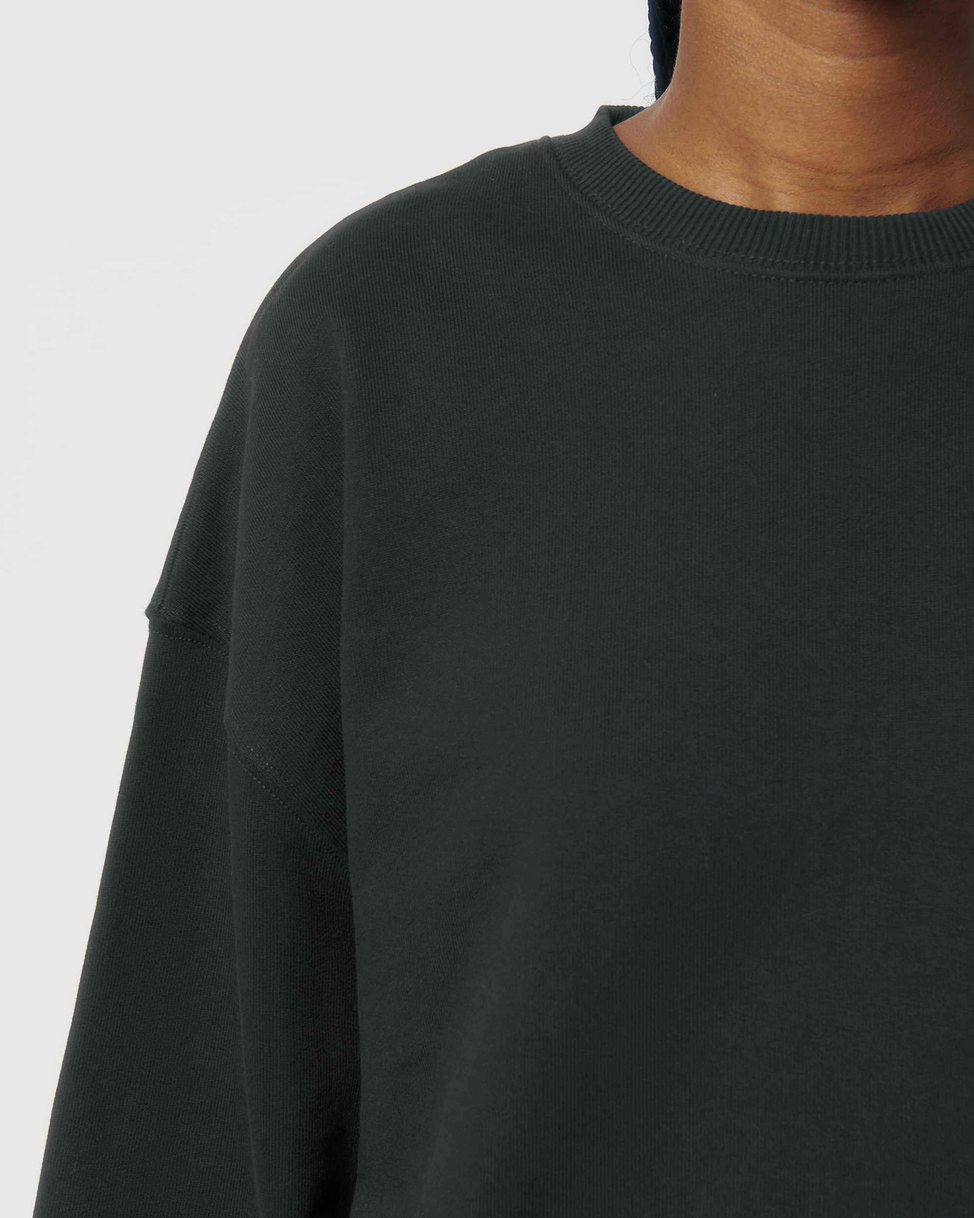 Black SFD5_STSU798_C002.jpg