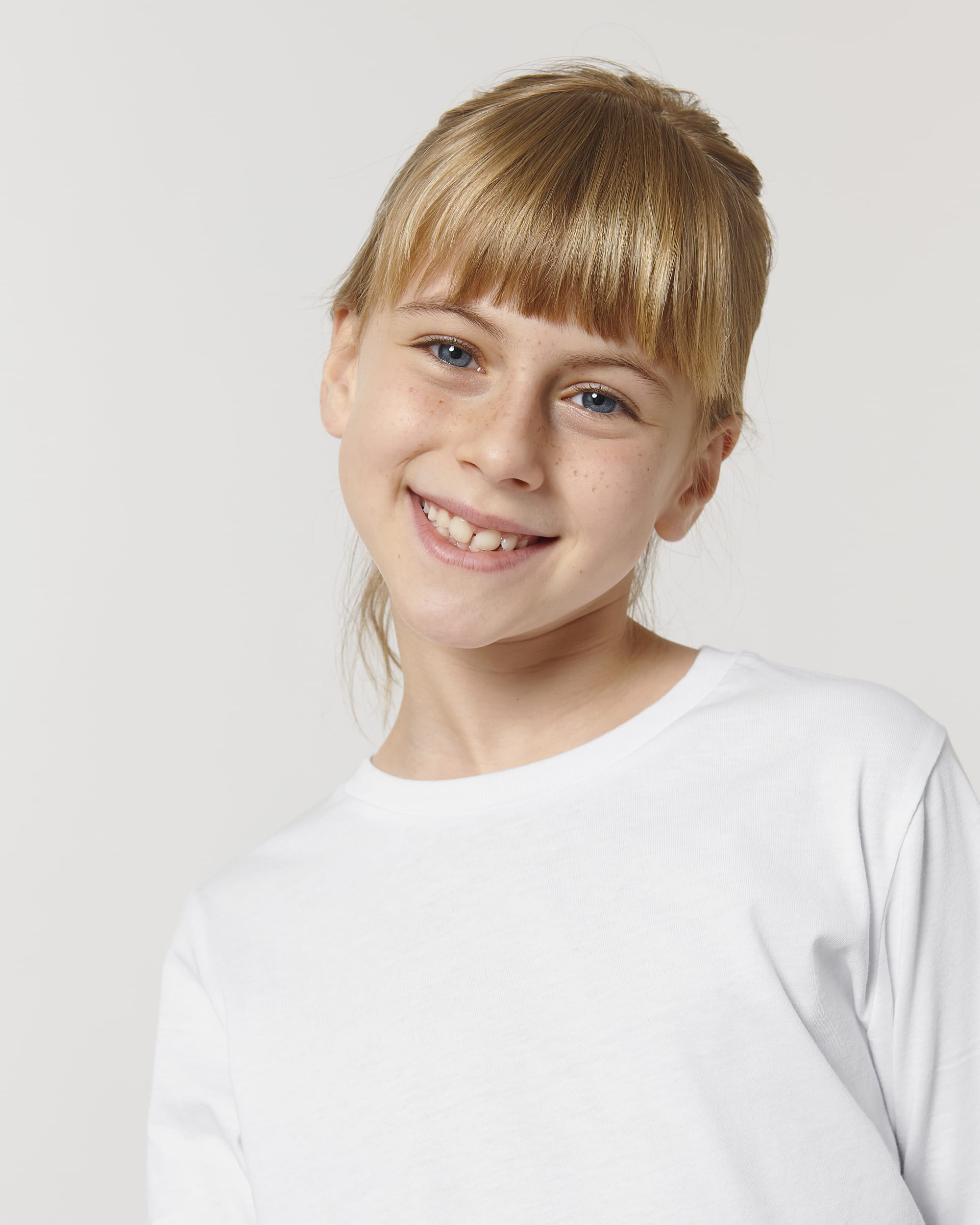 White SFD5_STTK907_C001.jpg