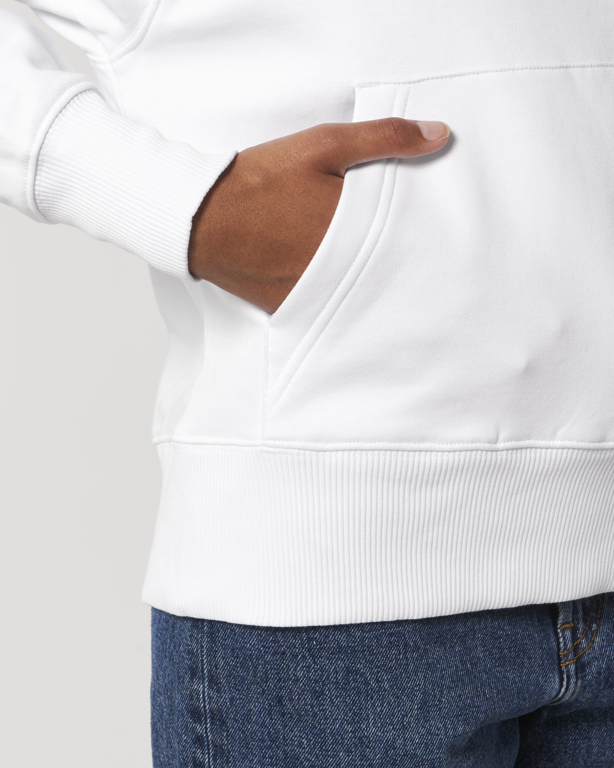 White SFD6_STSU856_C001.jpg