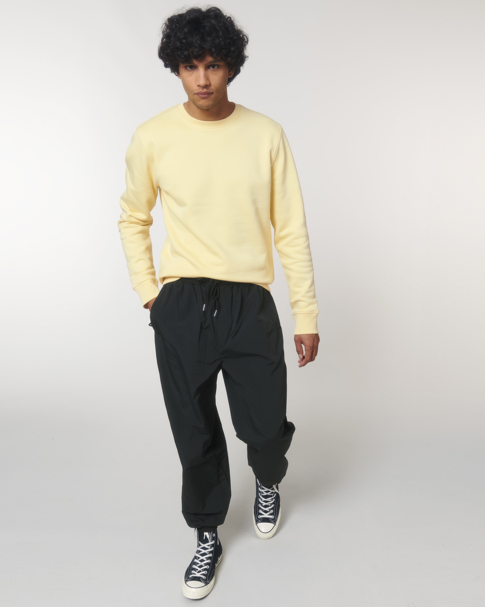 Black SFM0_STBU876_C002.jpg