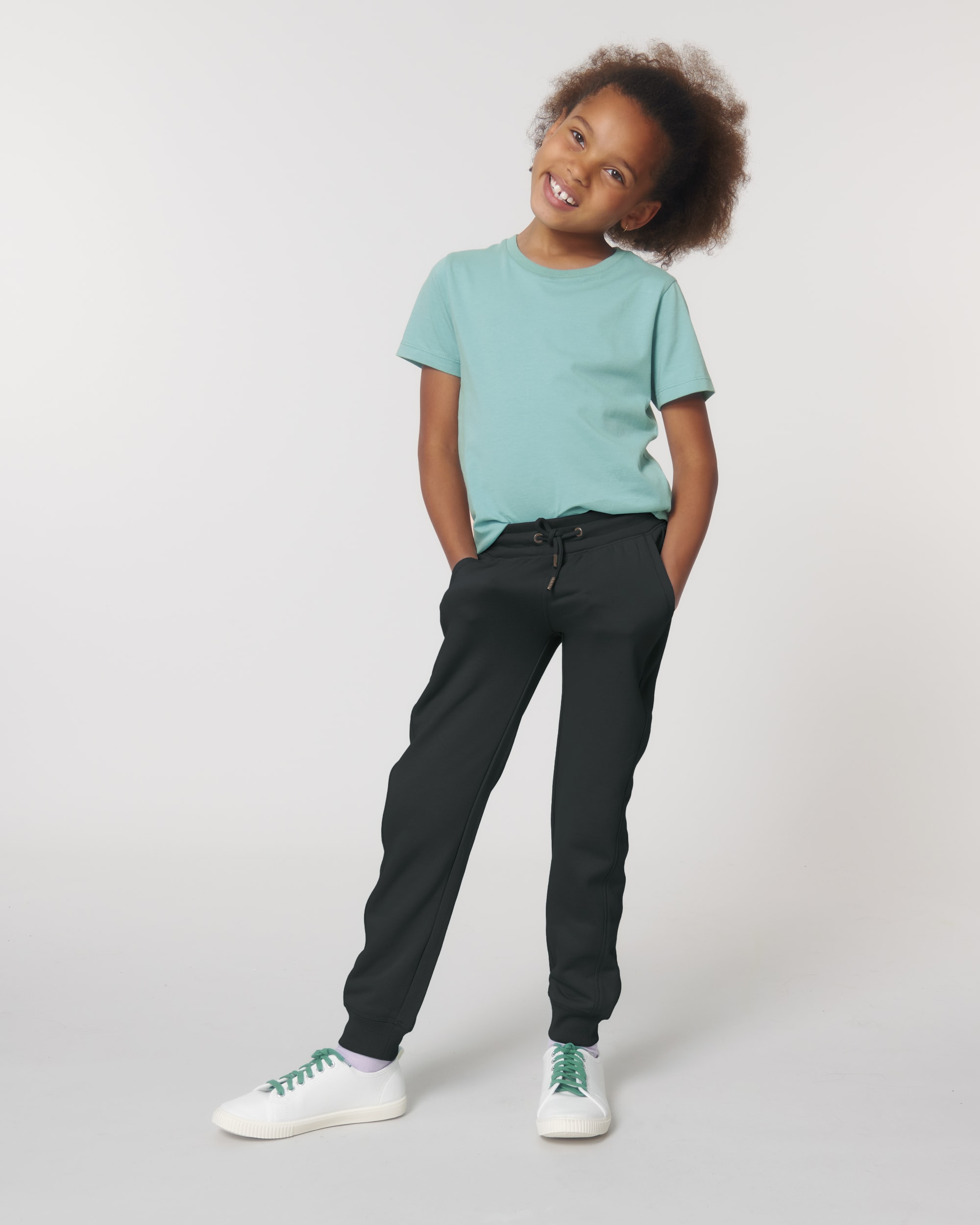 Black SFM5_STBK910_C002.jpg