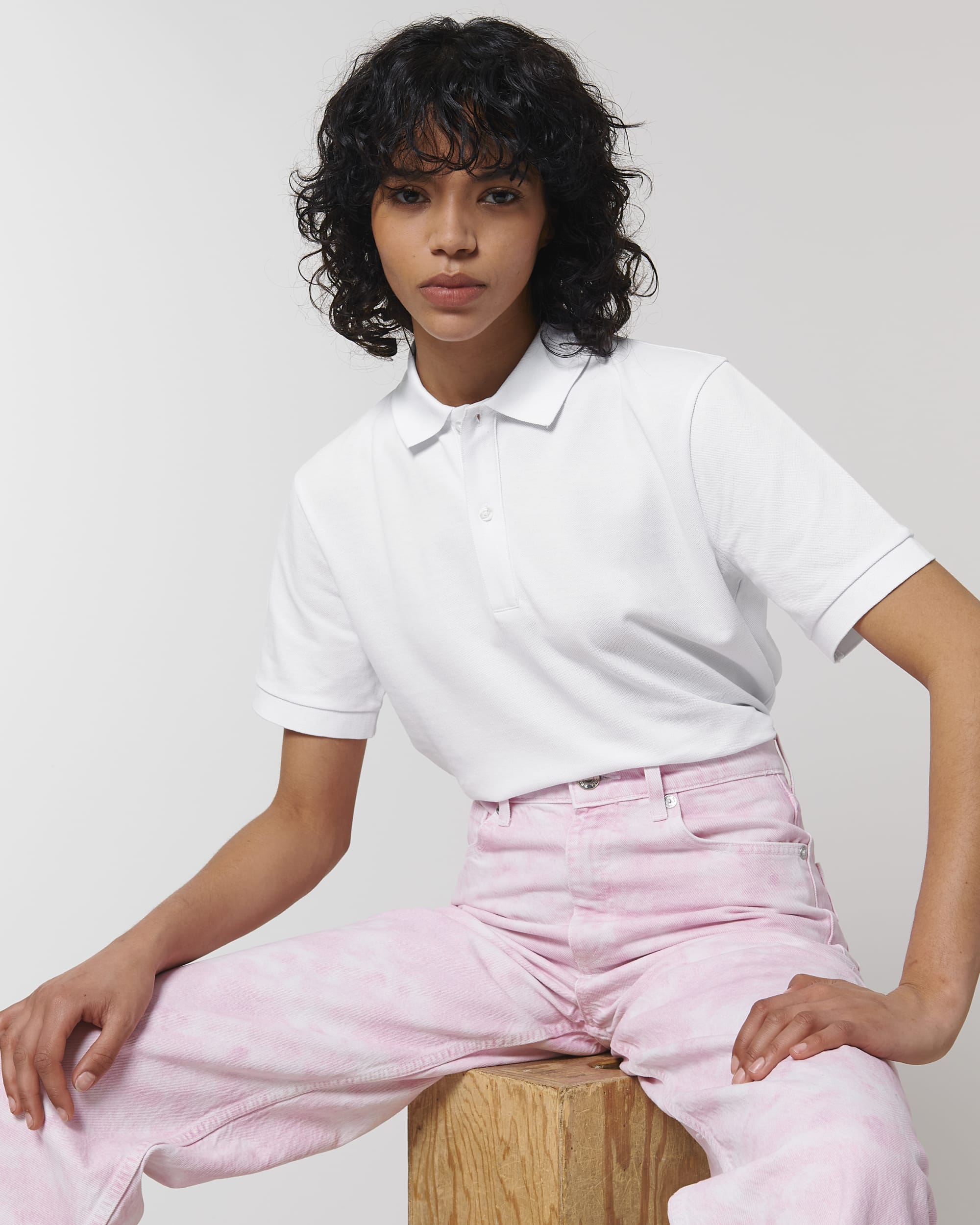 White SFM5_STPU331_C001.jpg