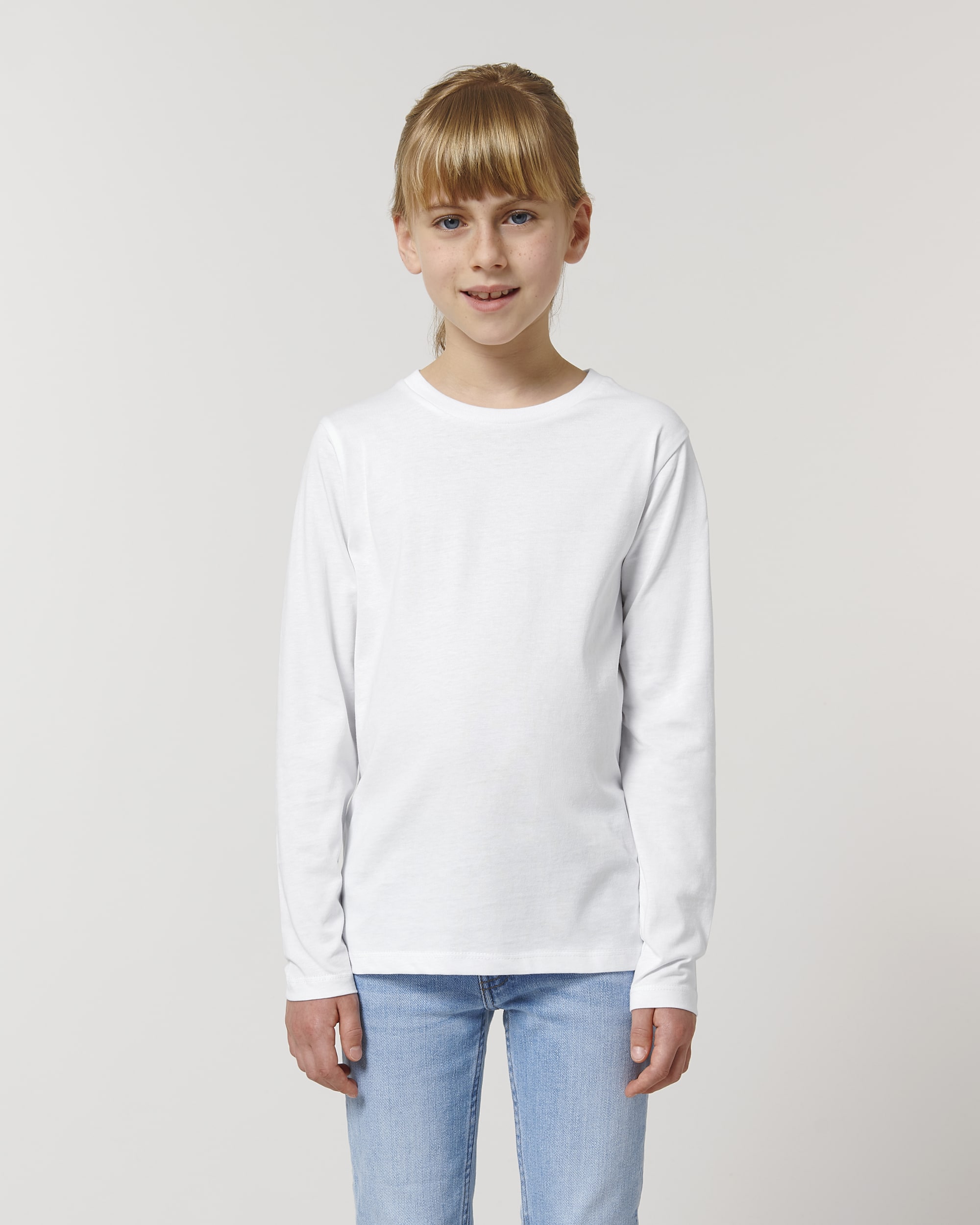 White SFM6_STTK907_C001.jpg