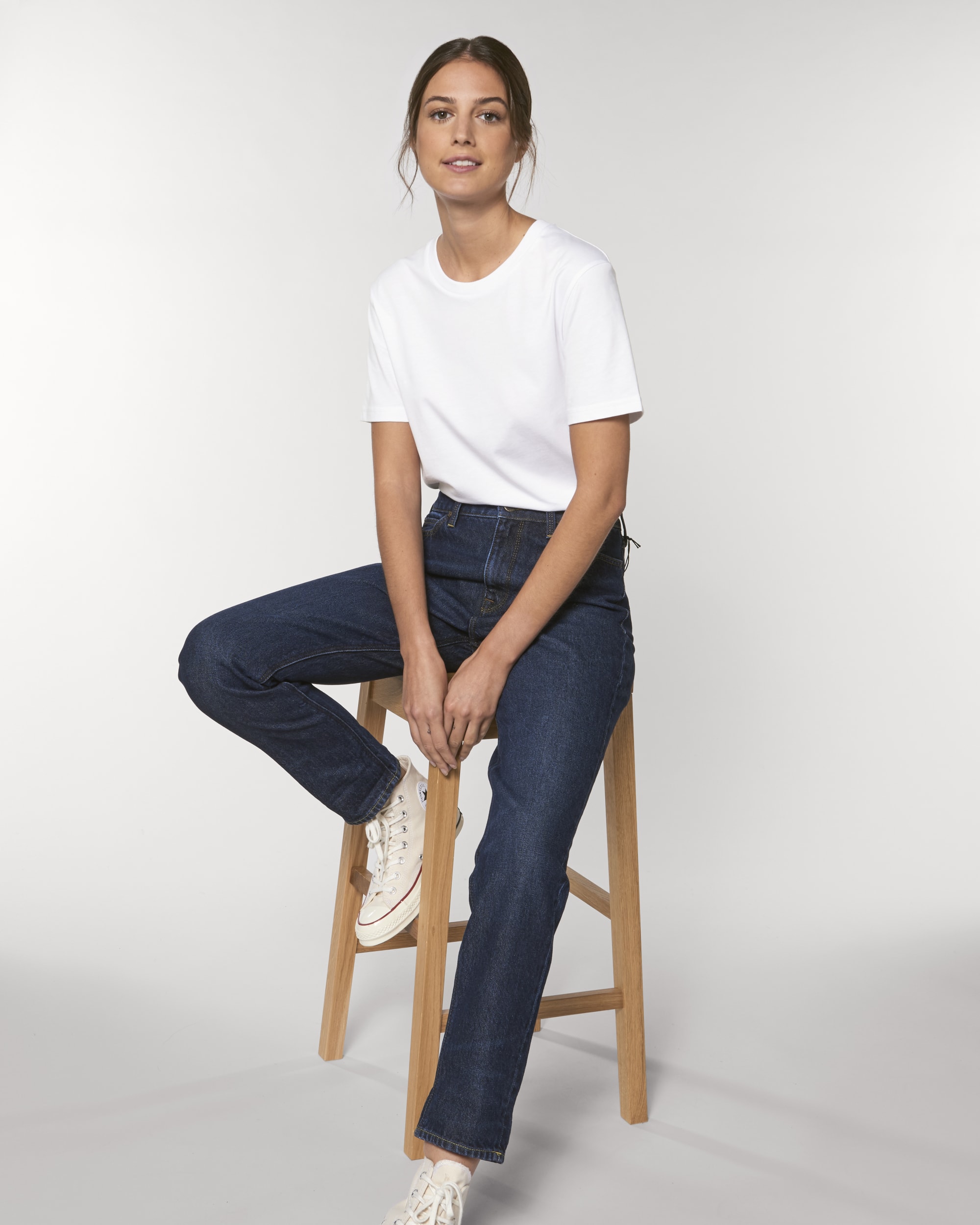 White SFM7_STTU755_C001.jpg