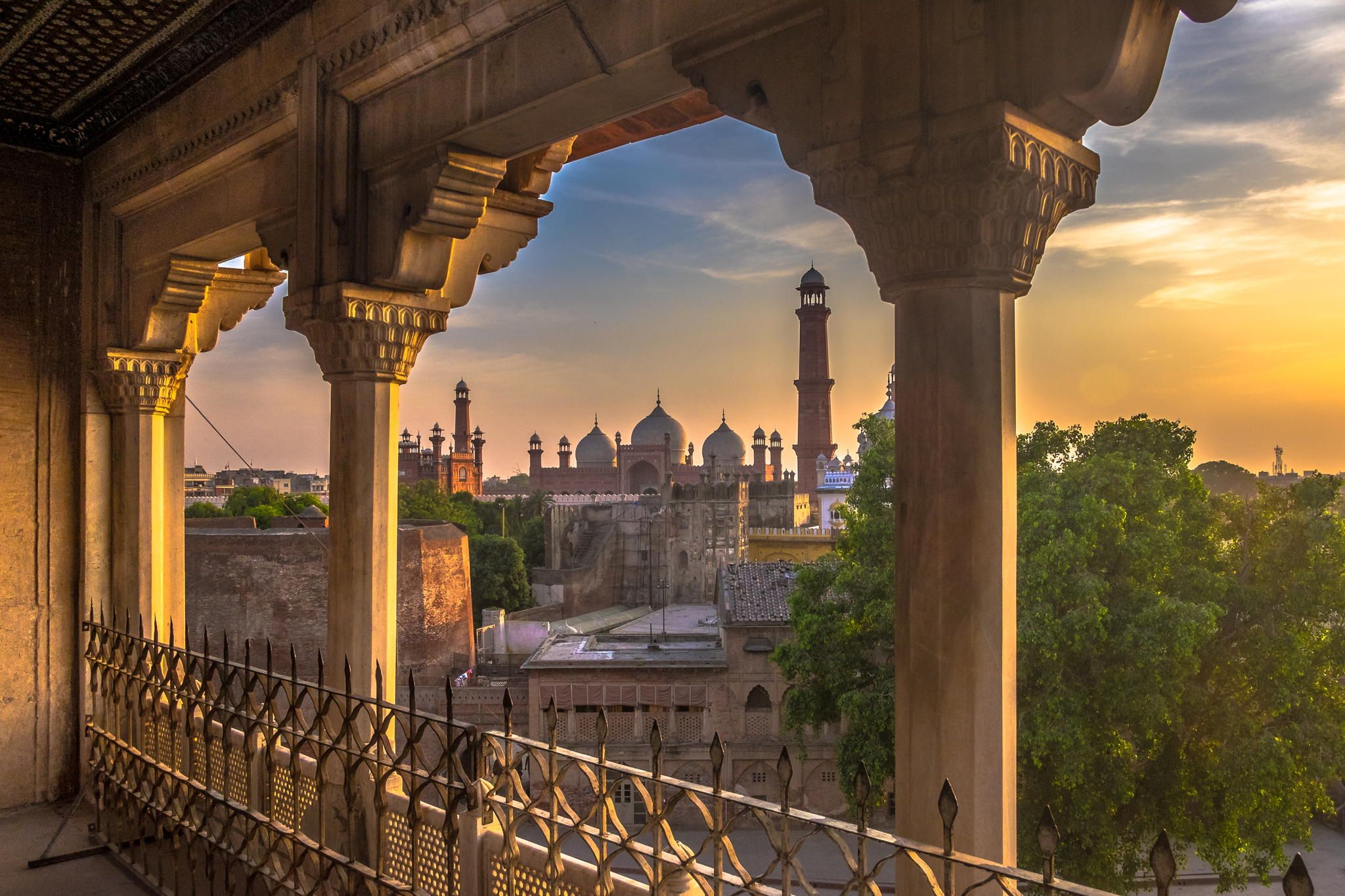 lahore fort visit timings