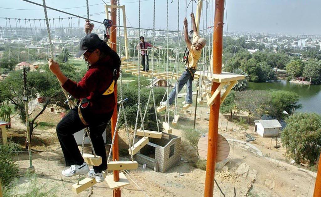 safari park lahore rides