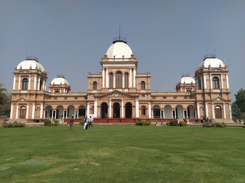 Visit Noor Mahal-Fort Derawar-Museum
