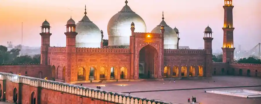 What a Tourist can do in Lahore for $100 USD?